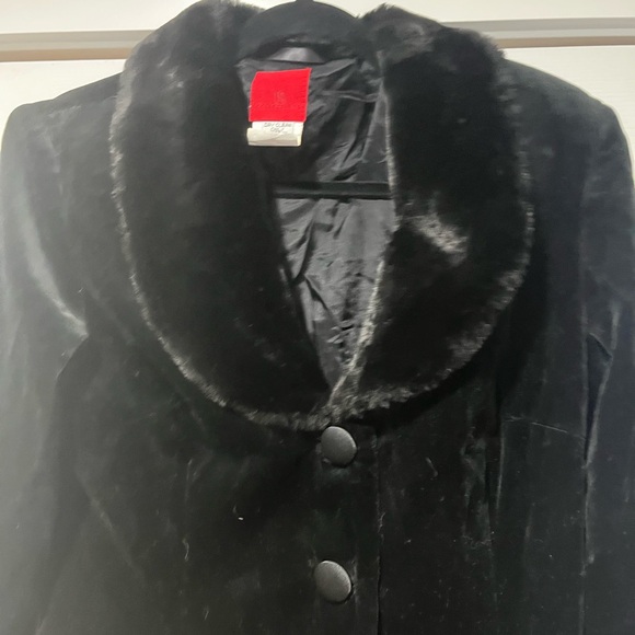 JS Collections Black Velvet Maxi Coat with Faux Fur Collar and Cuffs - Picture 3 of 6